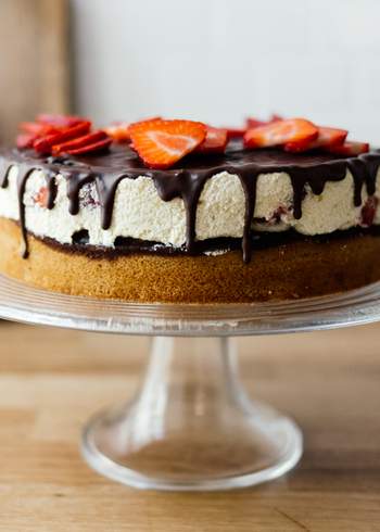 Vegan Pound Cake with Vanilla Pudding and Strawberries