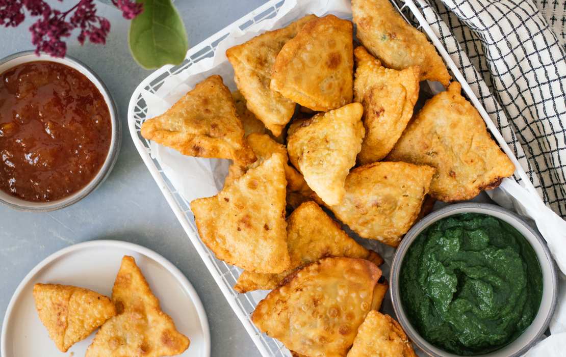 Vegane Samosas mit Kartoffel-Kichererbsen-Füllung - Zucker&amp;Jagdwurst