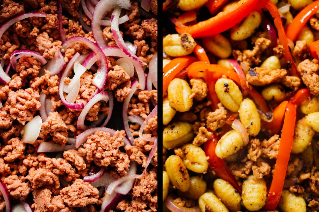 R570 Vegan Pan-fried Gnocchi with Vegan “Minced Meat“ & Bell Peppers