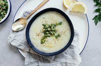Vegan Asparagus Soup with Hazelnut-Parsley Topping