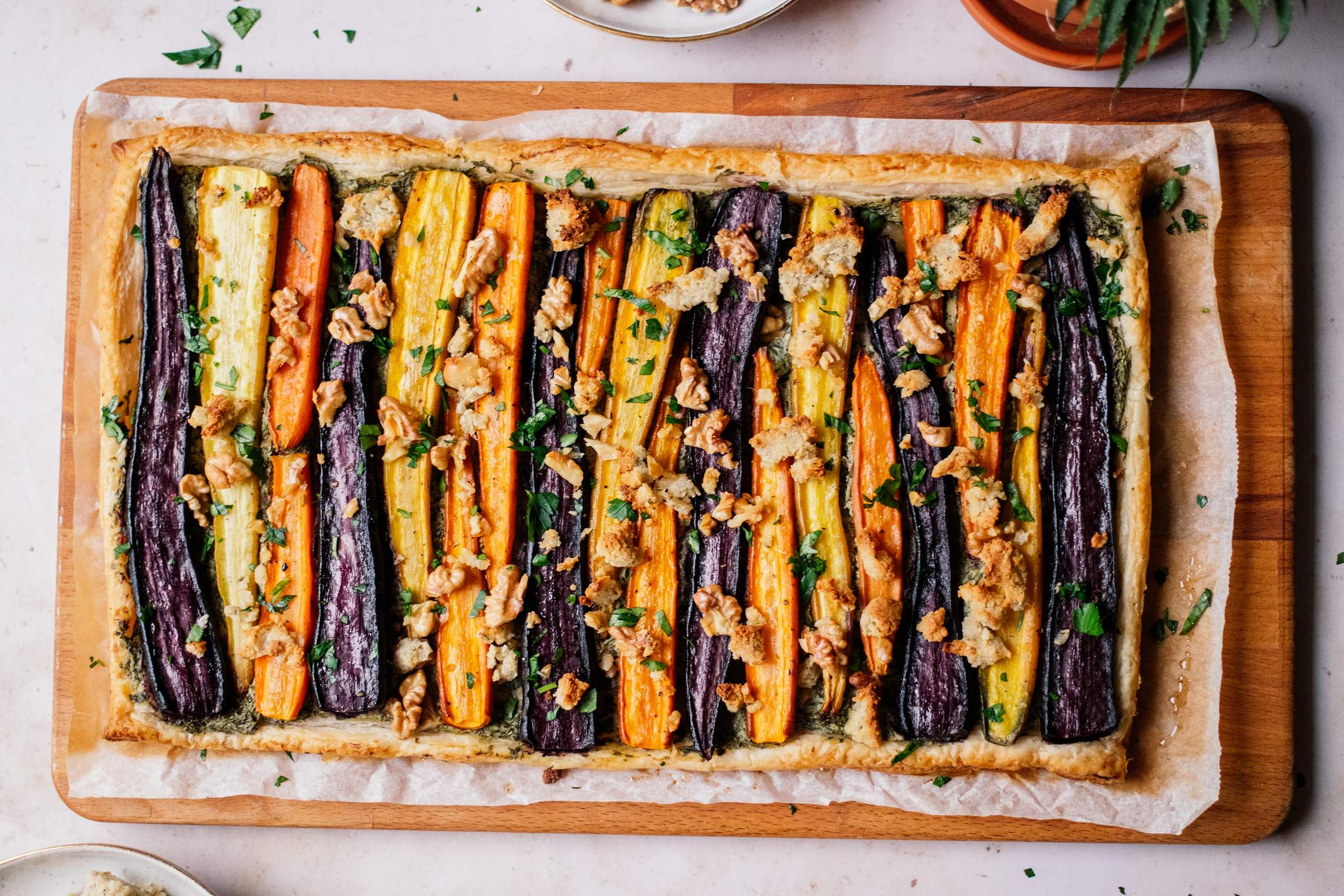 Möhrentarte mit Blätterteig und veganem Fetakäse | Rezept - Zucker ...