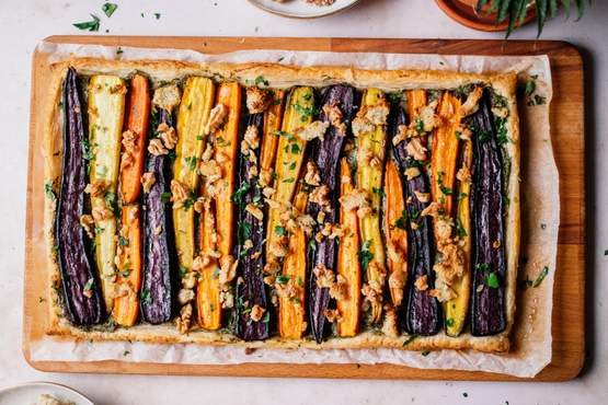 Möhrentarte mit Blätterteig und veganem Fetakäse | Rezept - Zucker ...