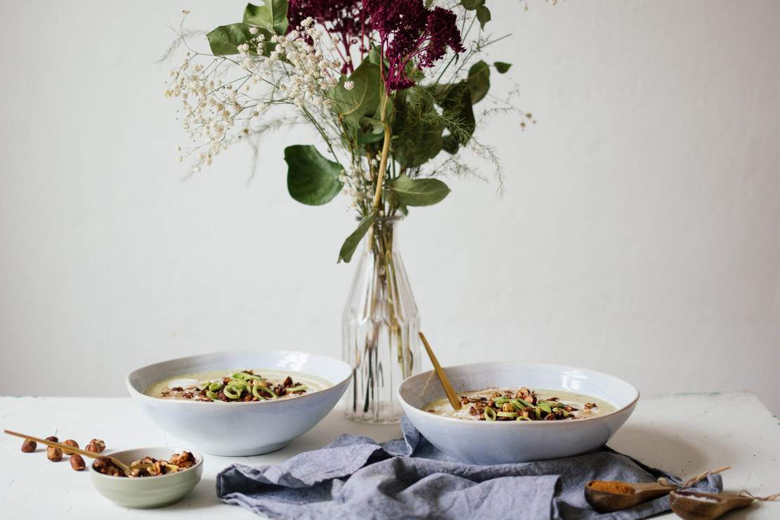 R106 Cauliflower Apple Soup with Cinnamon Nuts