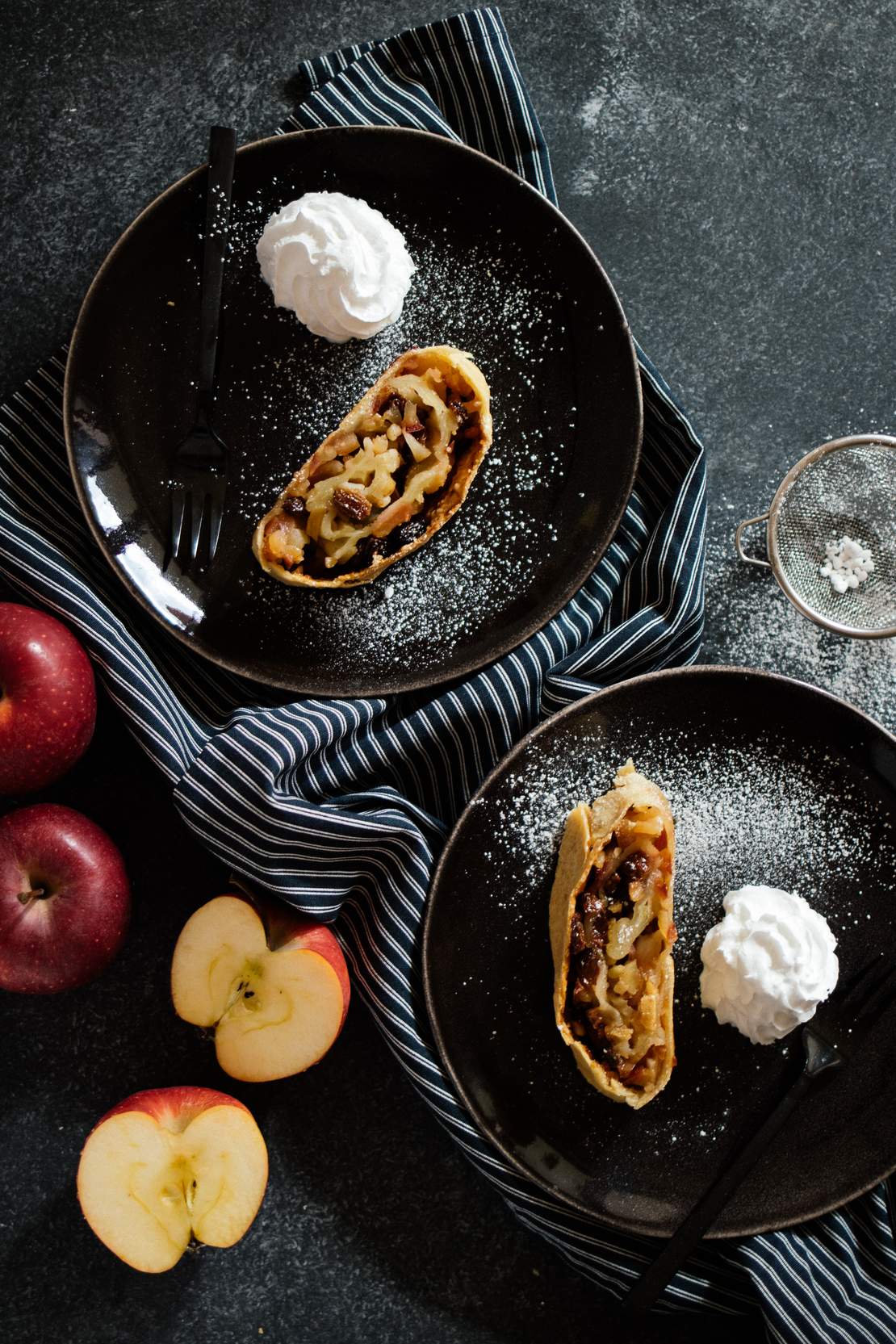 R437 Vegan Apple Strudel