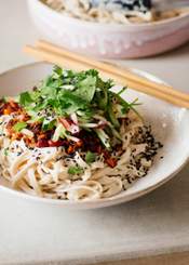 Pink glass noodle salad - Zucker&Jagdwurst