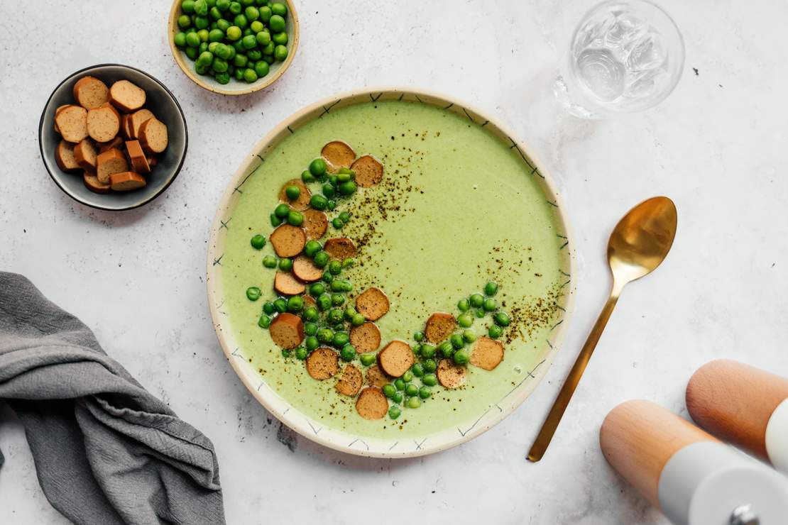 R732 Vegane Erbsensuppe mit Würstchen (mit 5 Zutaten)