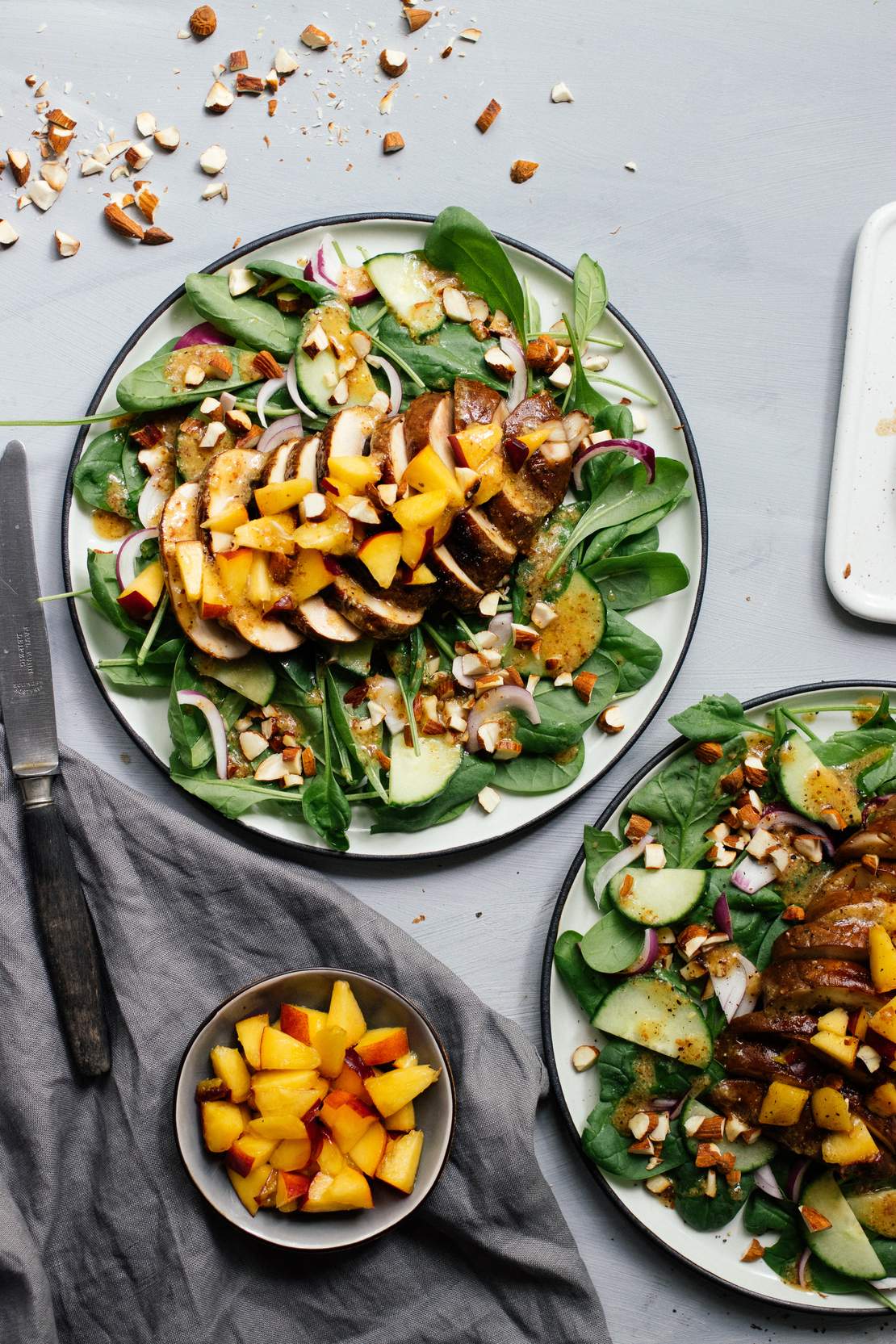 R415 Summer salad with nectarine & portobello steak