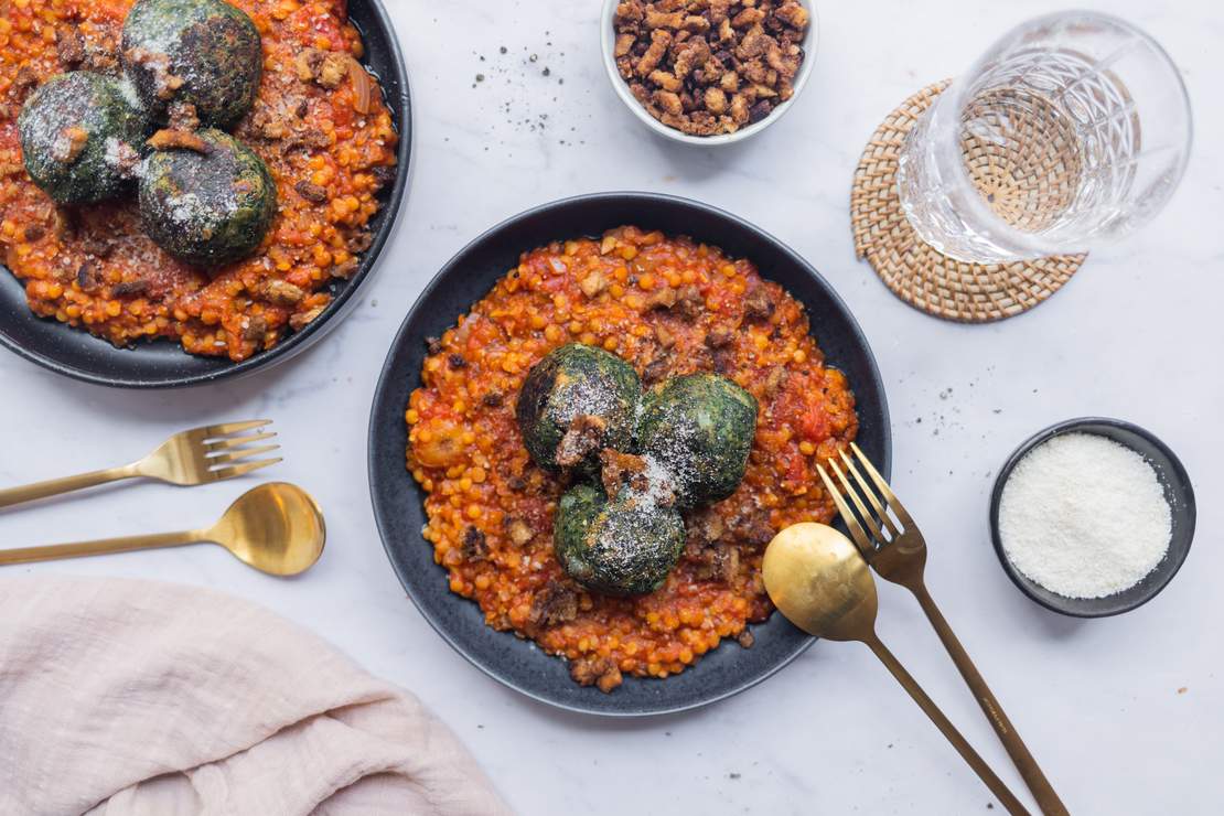 R689 Vegan Spinach Dumplings with Tomato-Lentil Sauce