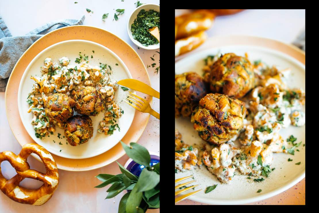 R573 Vegane Brezenknödel mit Pfifferlingsragout
