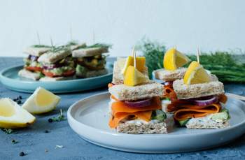 Mini sandwich bites with vegan salmon & tuna