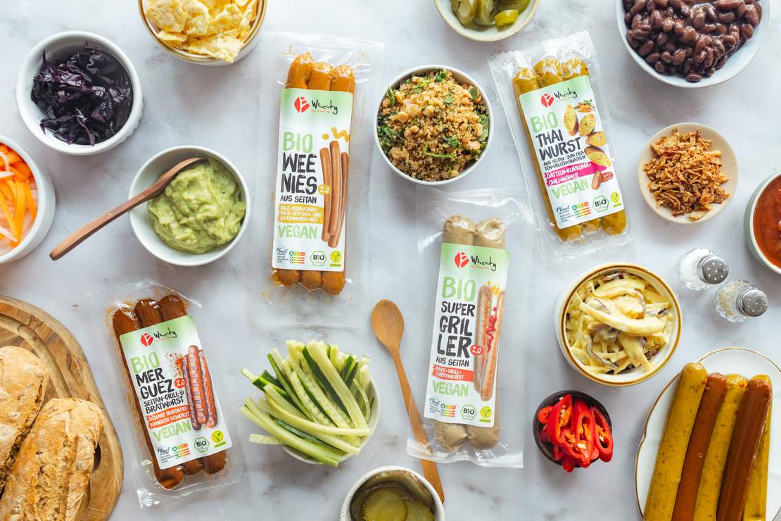 R974 Vegane Grillwürstchen im Brot