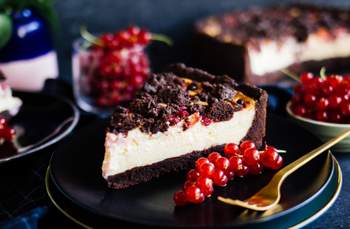 Vegan Redcurrant Chocolate Cheesecake