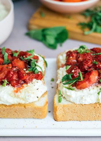 Vegan Roasted Strawberries and Ricotta Breakfast Toasts