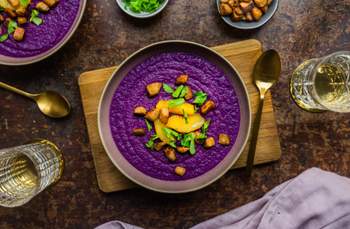 Vegan Christmasy Red Cabbage Soup with Cinnamon Croutons