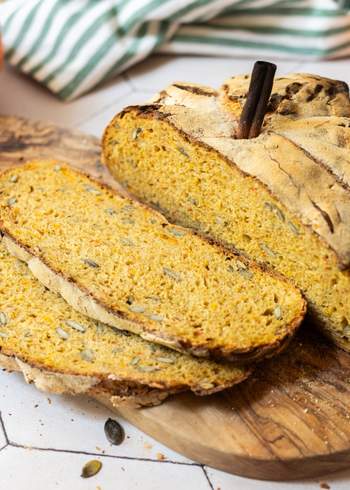 Easy Pumpkin Sourdough Bread