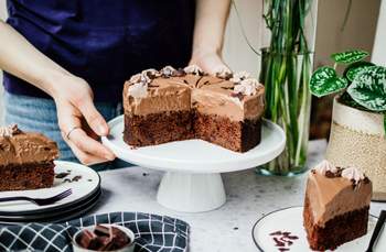 Vegan Chocolate Mousse Cake