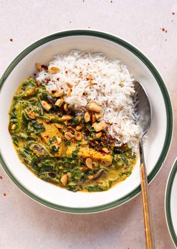 Veganes Erdnuss-Hühnchen-Curry mit Reis