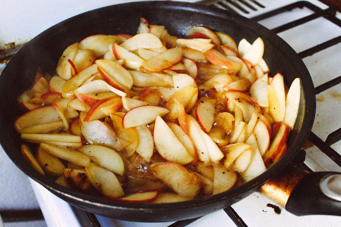 R181 Caramelized apple pie