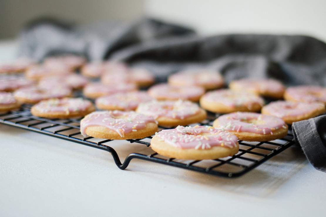 R329 Vegan cut-out sugar cookies