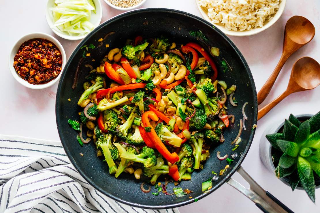 R606 Quick Stir-Fry with Cashew and Rice