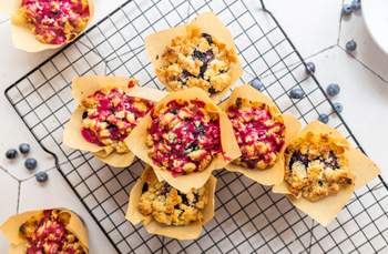 Vegan Blueberry Muffins with crumbles