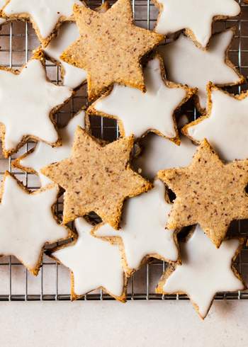 Vegan & gluten-free Cinnamon Star Cookies (german „Zimtsterne“)