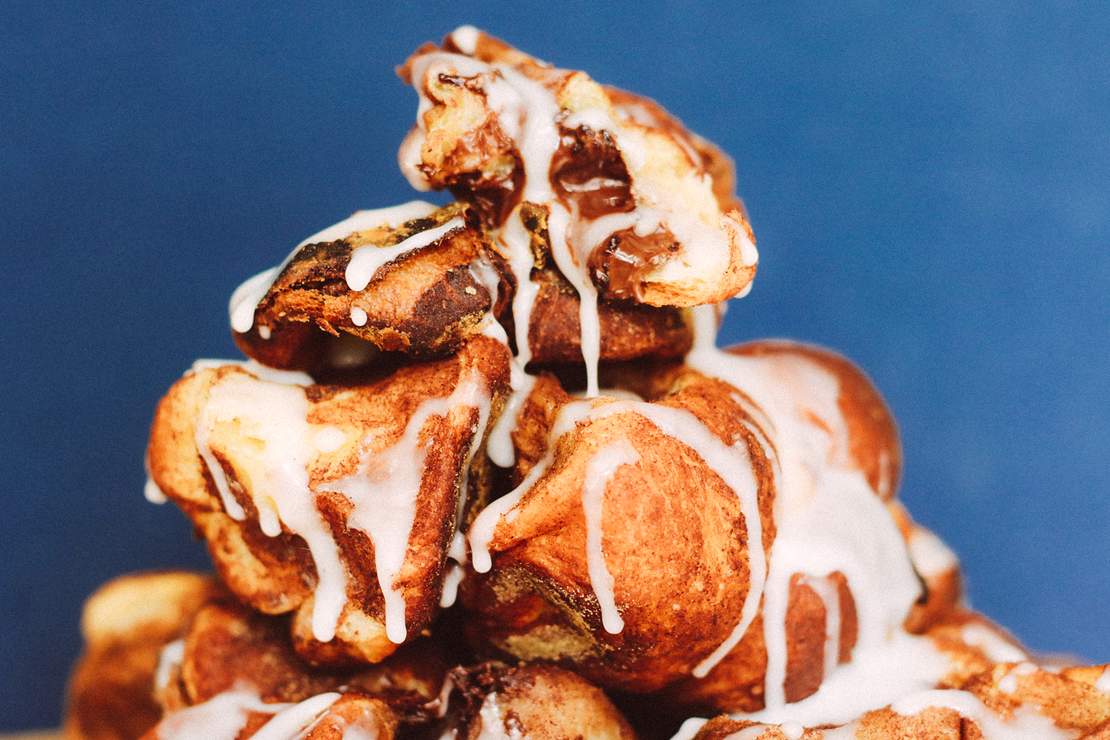R189 Stuffed croissant bread