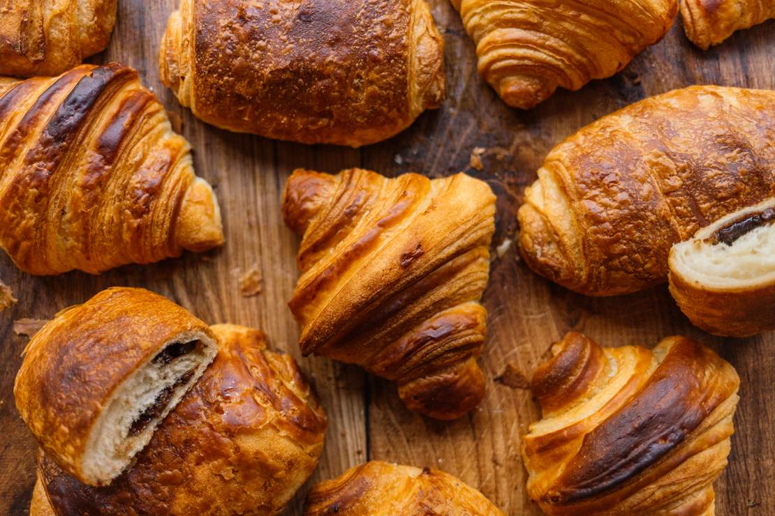 R870 Selbstgemachte vegane Croissants und Schokocroissants