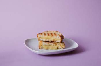 Veganes Grilled Cheese Sandwich