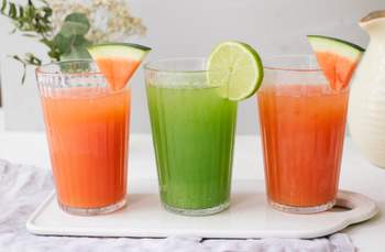 Agua Fresca mal zwei: Gurke und Wassermelone