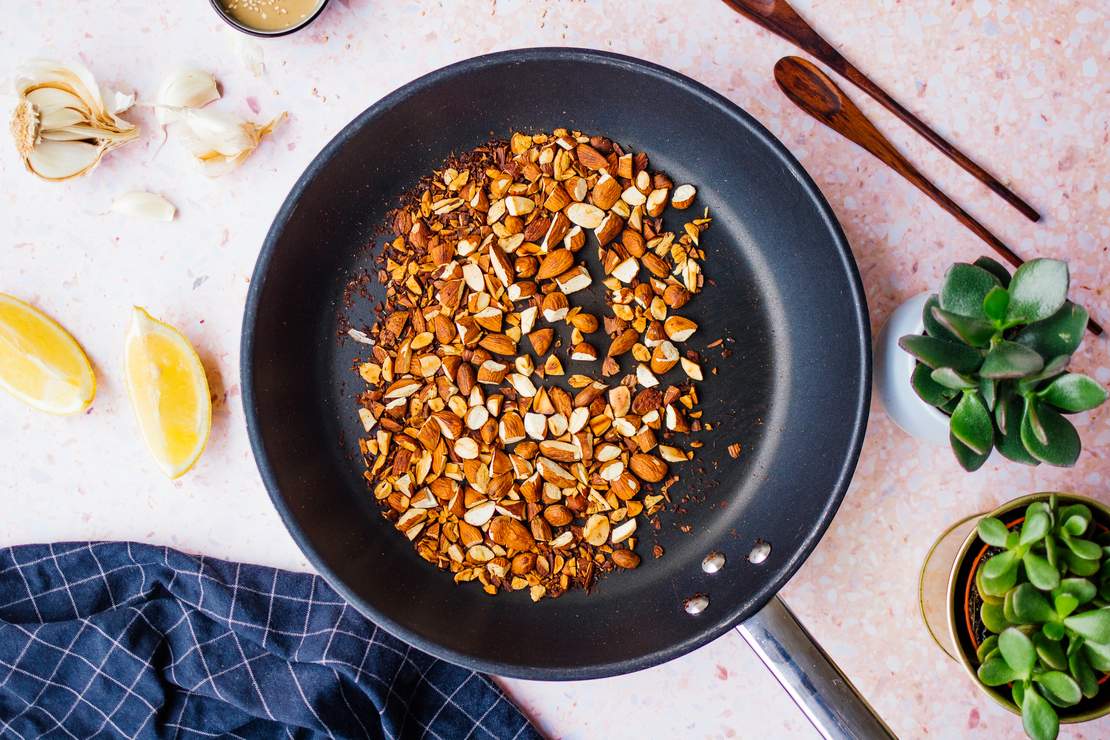 R607 Vegan Tahini Yogurt Cream with Roasted Broccoli, Mushrooms and Almonds