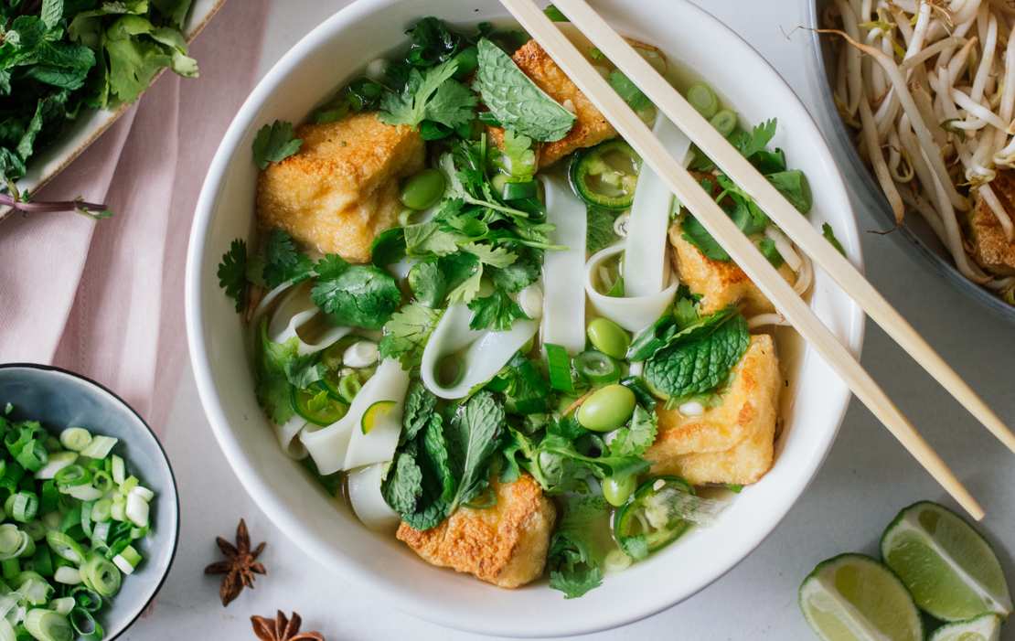 Vegan Rice Noodle Soup (Pho) | Quick & Easy Recipe - Zucker&Jagdwurst