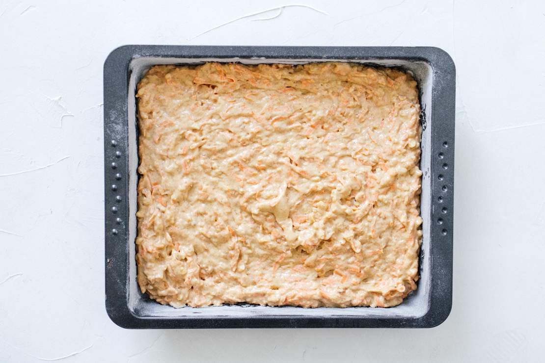 R245 Vegan carrot cake with yogurt frosting