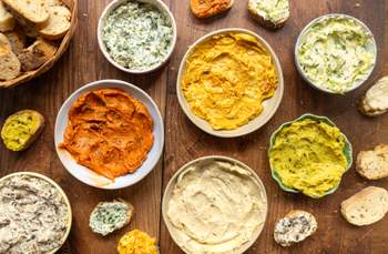 Selbstgemachte vegane Kräuterbutter und 6 weitere Grillbutter-Ideen