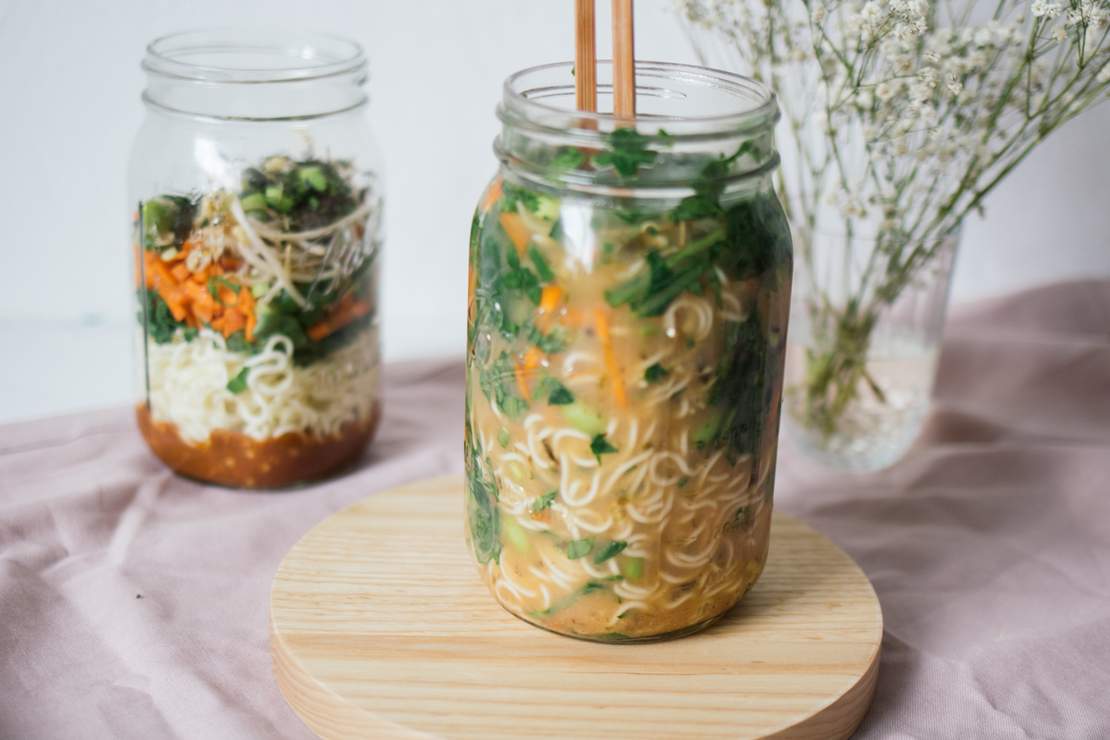 Mason Jar Vegetarian Ramen Soup - The Domestic Dietitian