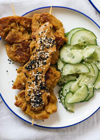 Vegane Satéspieße mit Erdnusssauce