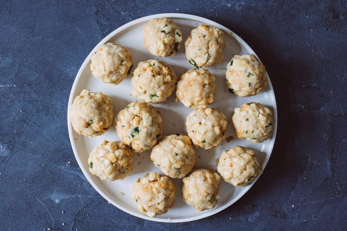 R221 Stuffed soy steaks with dumplings and sauerkraut