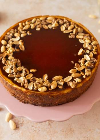 Vegan caramel cheesecake