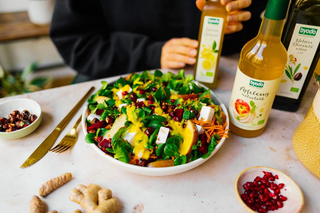 R708 Vegane Winter Grain Bowl mit Ingwer-Kurkuma-Dressing