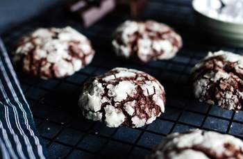 Vegane Schokoladen Brownie Crinkle Cookies