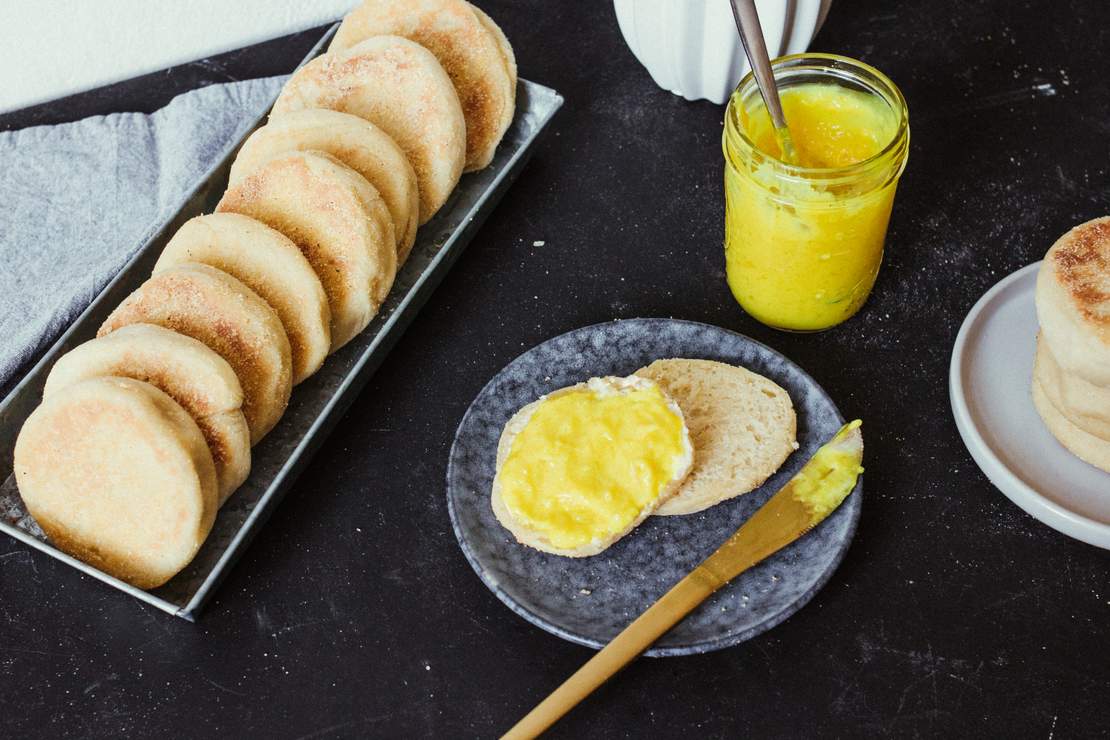 R253 English Muffins with vegan Lemon Curd