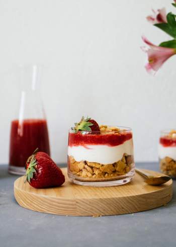 Vegan strawberry cheesecake in a jar