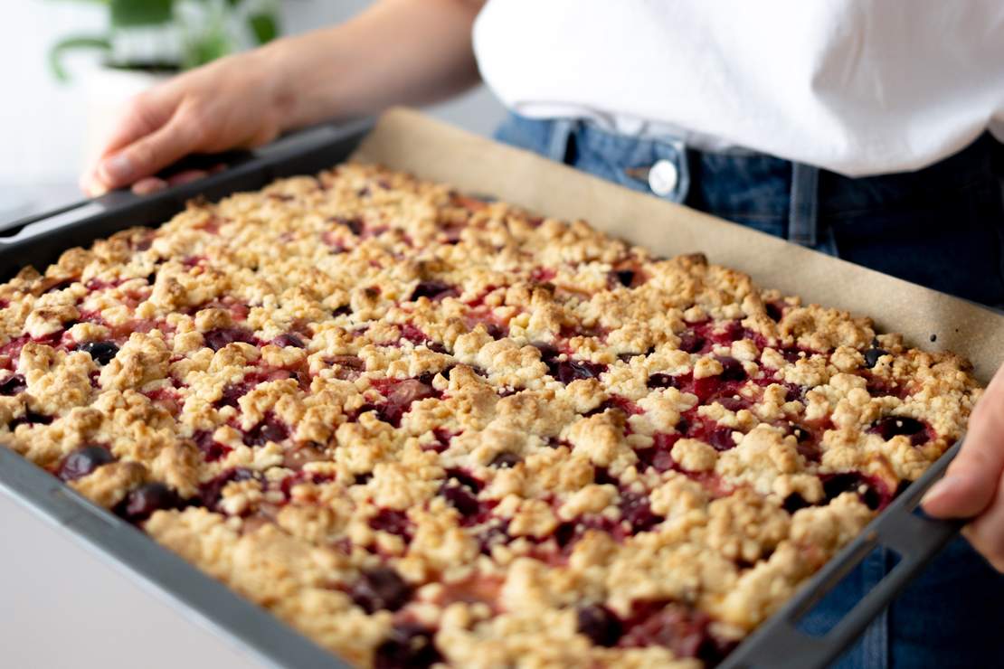 R414 Veganer Quark-Streuselkuchen mit Stachelbeeren