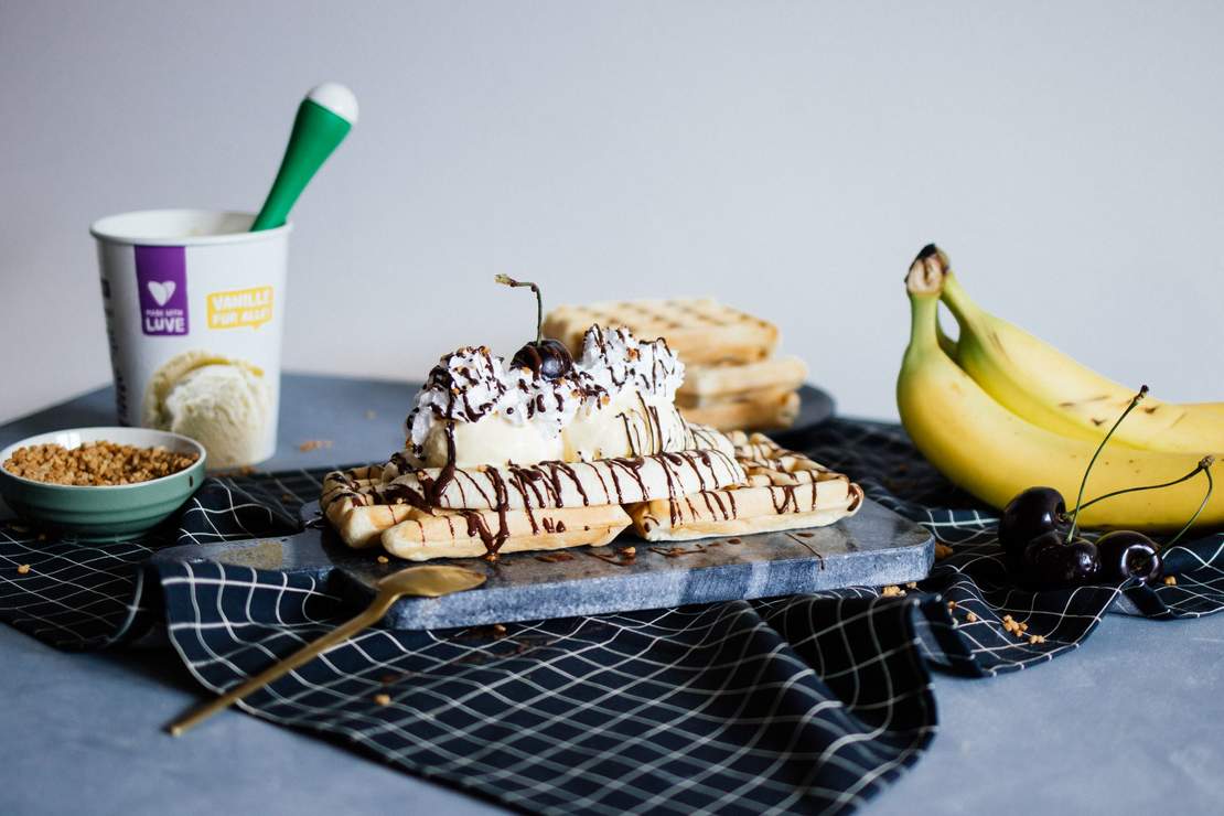 R424 Veganes Bananensplit auf Waffeln36