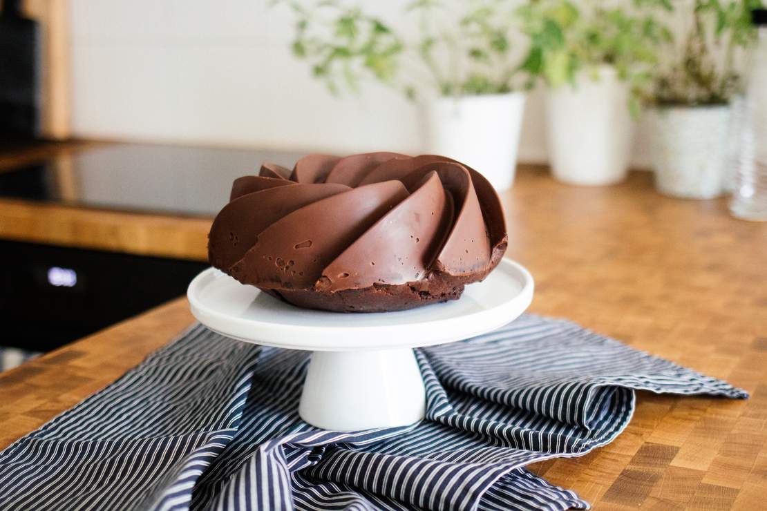 R421 Simple, vegan Chocolate Coke Cake