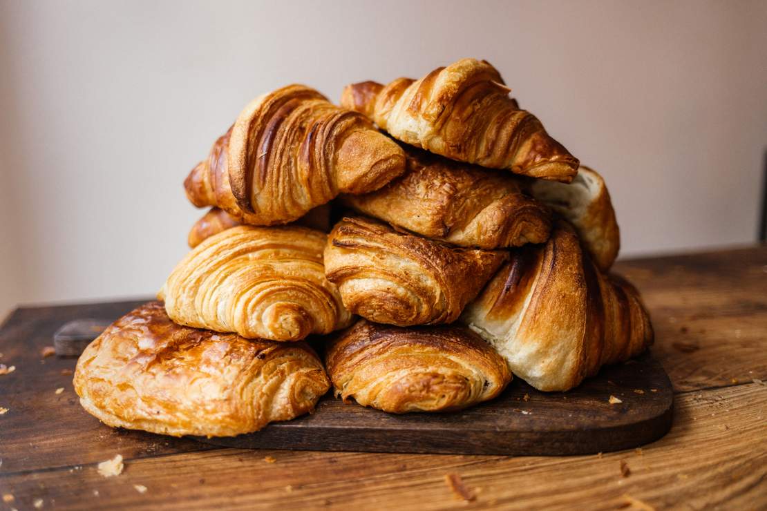 R870 Selbstgemachte vegane Croissants und Schokocroissants