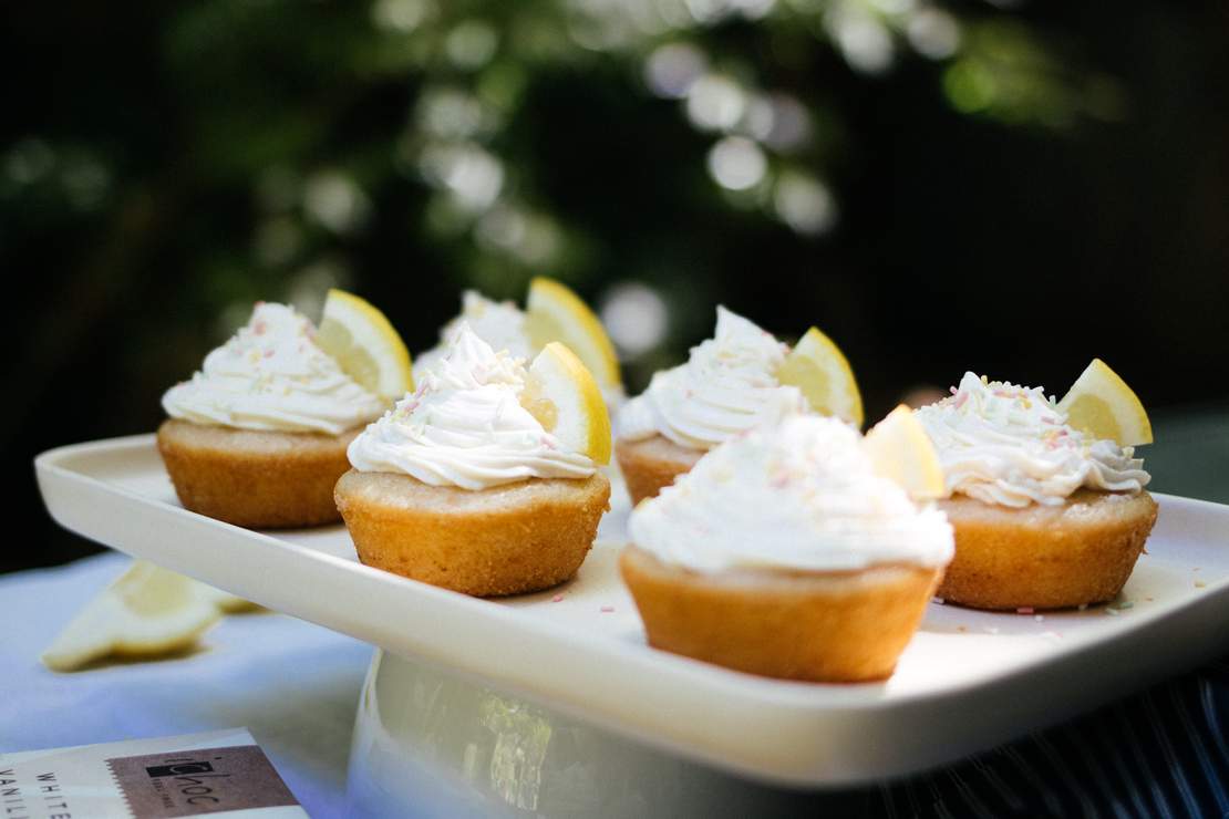R407 Vegan Lemon Cupcakes with White Chocolate