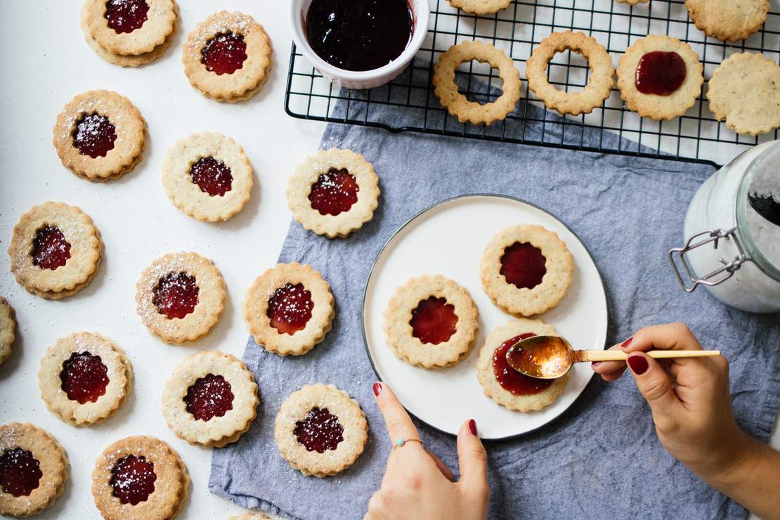 R331 Vegan Linzer Cookies