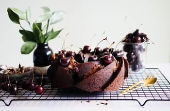 Moist, vegan Chocolate Cherry Bundt Cake