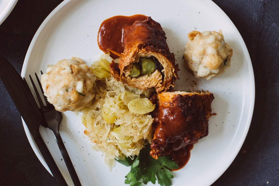 R221 Stuffed soy steaks with dumplings and sauerkraut